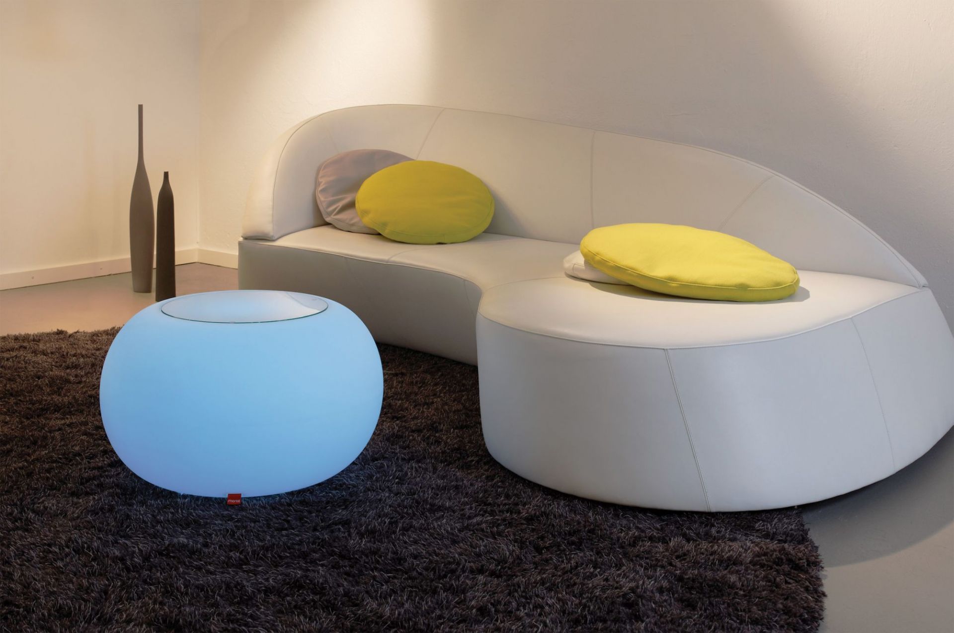 Bubble Indoor LED Sitzgelegenheit mit rotem Sitzkissen Moree