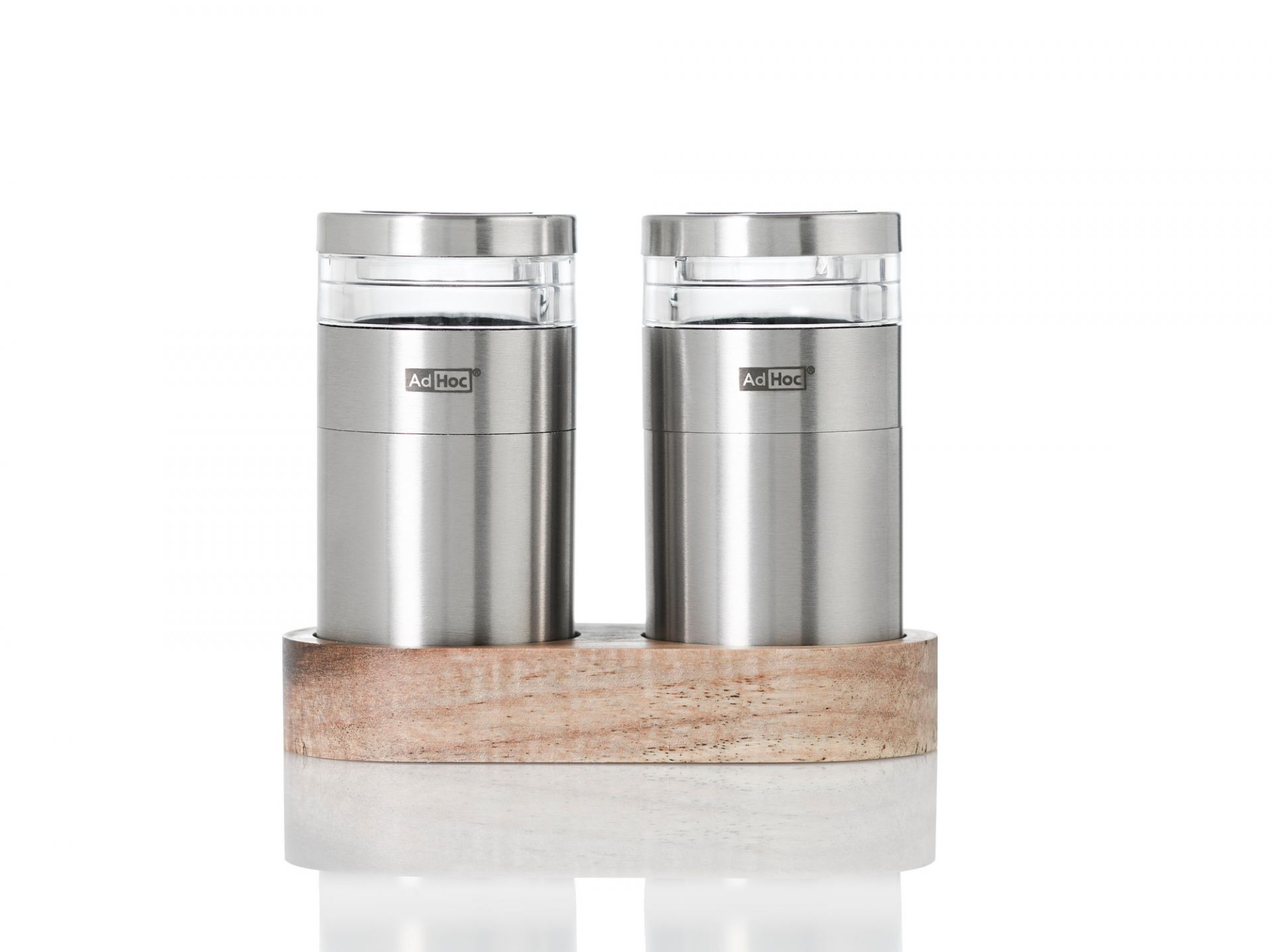 AdHoc Menage Molto: Pfeffer- und Salzmühlen Set aus Edelstahl mit Holztablett.