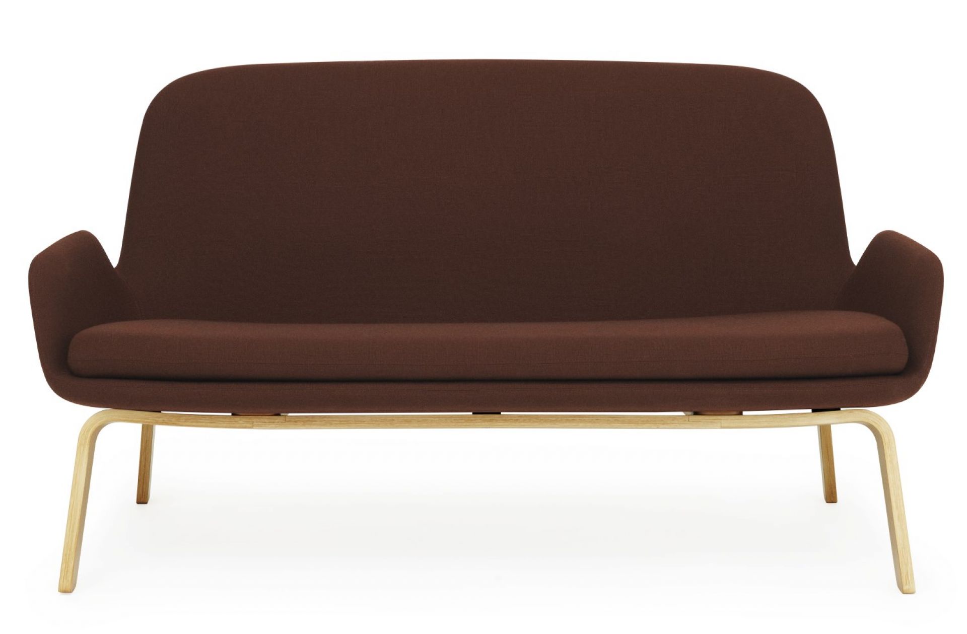 Braunes Era Sofa mit Holzgestell von Normann Copenhagen, modernes skandinavisches Design.