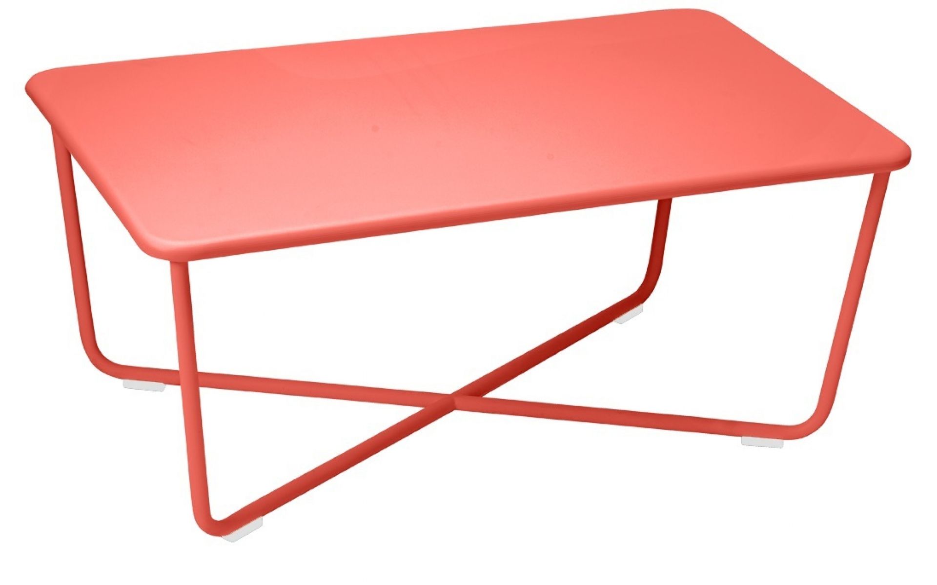 Croisette Outdoor Low Table von Fermob: Moderner, korallfarbener Couchtisch für Garten, Terrasse oder Balkon.