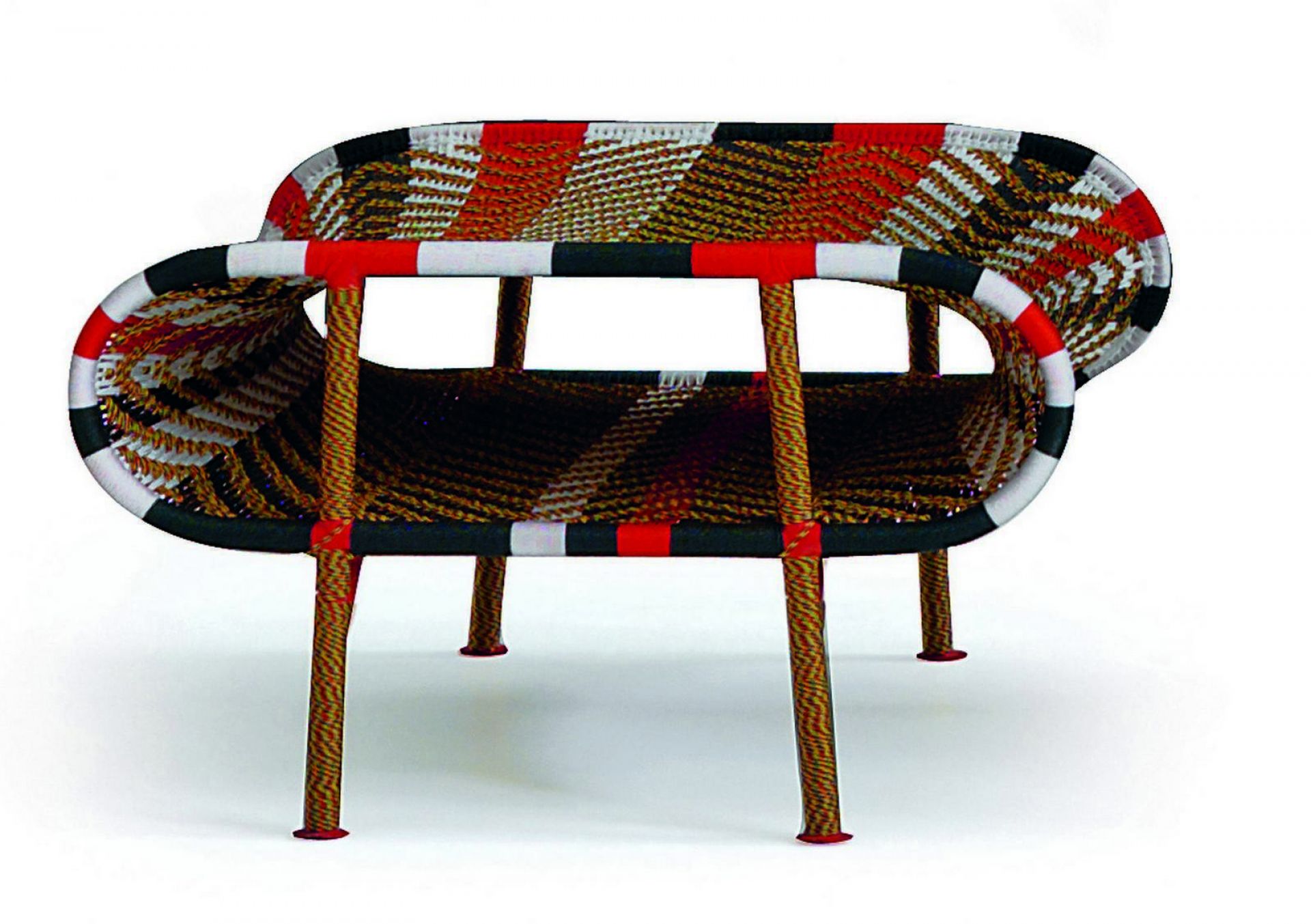 Farbenfroher Sunny Hocker aus der M' Afrique Collection von Moroso. Design Hocker.
