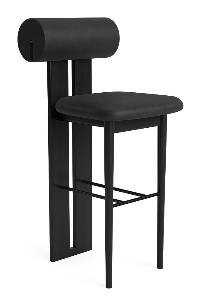 Schwarzer Hippo Barhocker von NORR11, niedriger Tresenhocker mit Rückenlehne und gepolstertem Sitz.