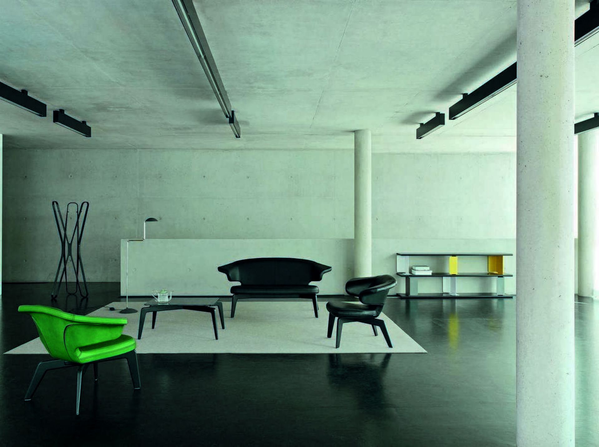 Saturn Garderobenständer von ClassiCon in modernem Ambiente. Design Garderobe für Flur und Eingangsbereich.