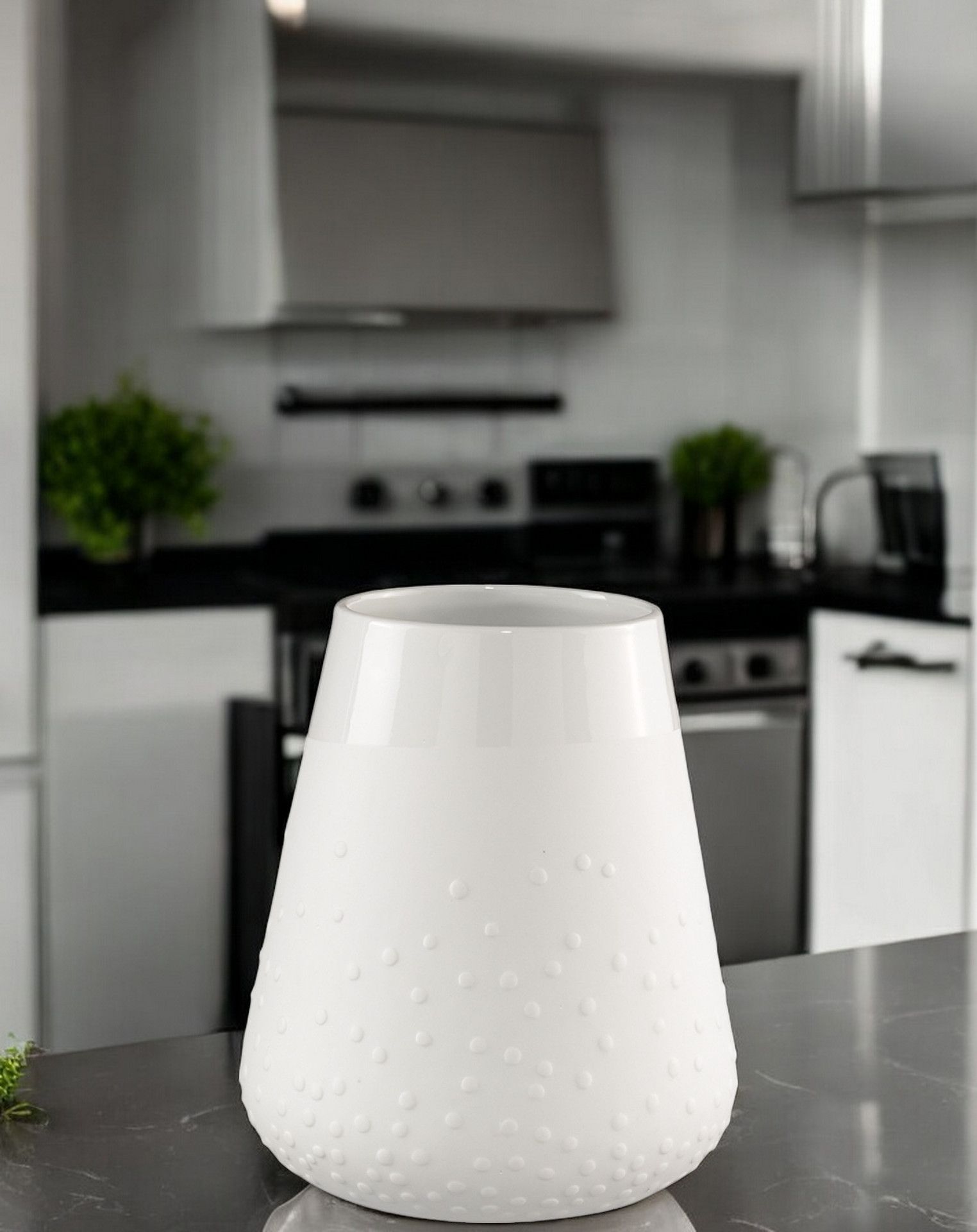 Weiße Zuhause Poesie Porzellanvase mit Punktmuster, modernes Design für Wohnzimmer und Tischdekoration.