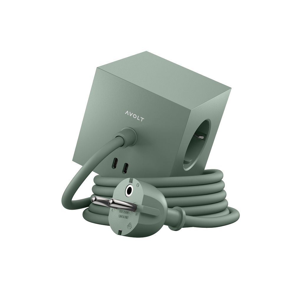 Grüner Avolt Square 1 Steckdosenwürfel mit USB-C und Schuko-Stecker für den Innenbereich.
