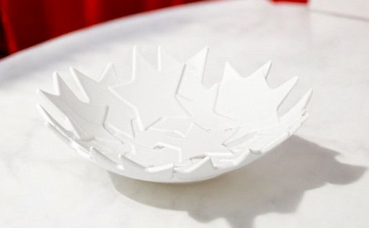 Weiße Sternschale "Sternchen" von Räder, Durchmesser 20 cm, dekorative Schale mit Sternenmuster für Wohnaccessoires.