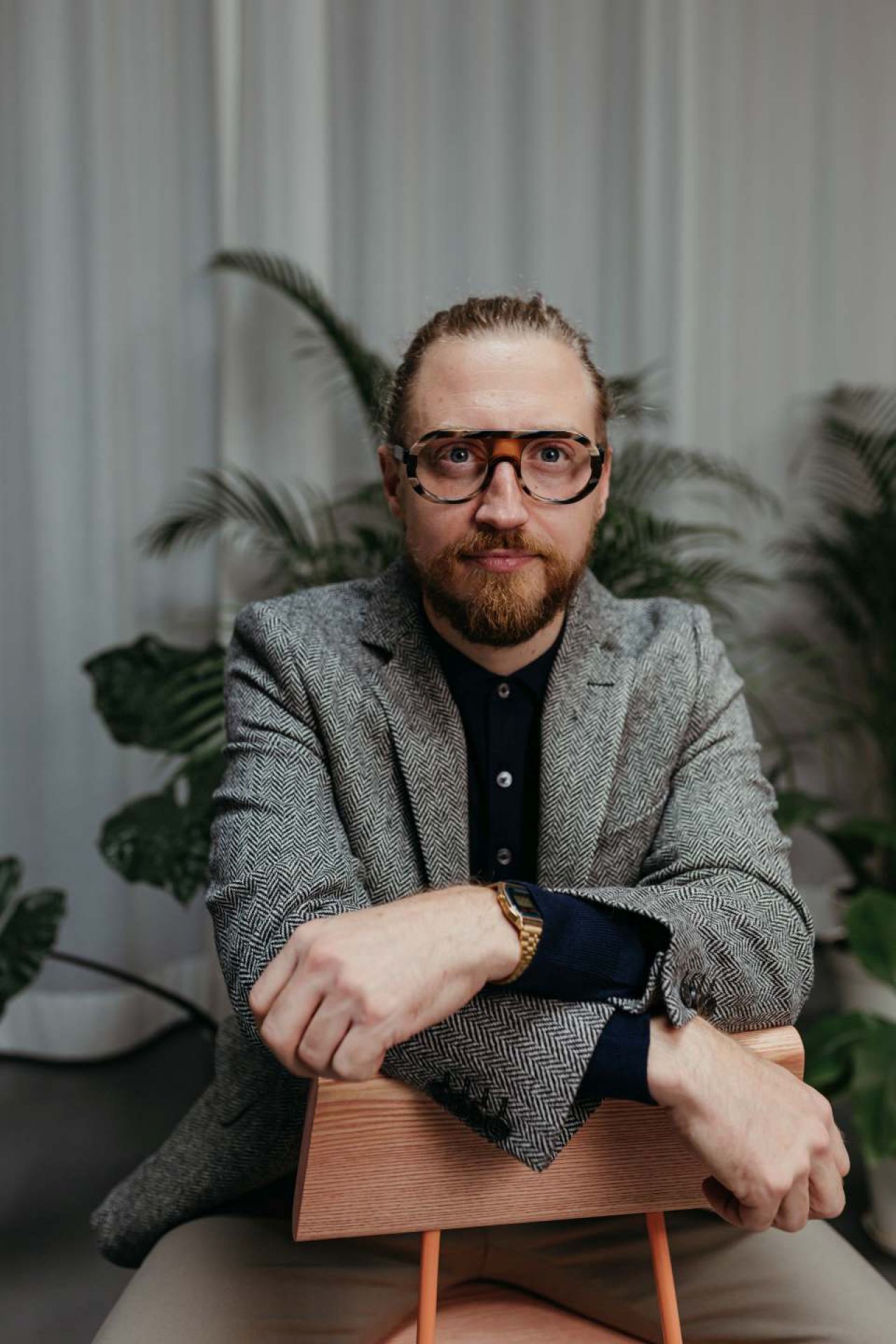 D:006 Stuhl mit Armlehnen Fuchs & Habicht