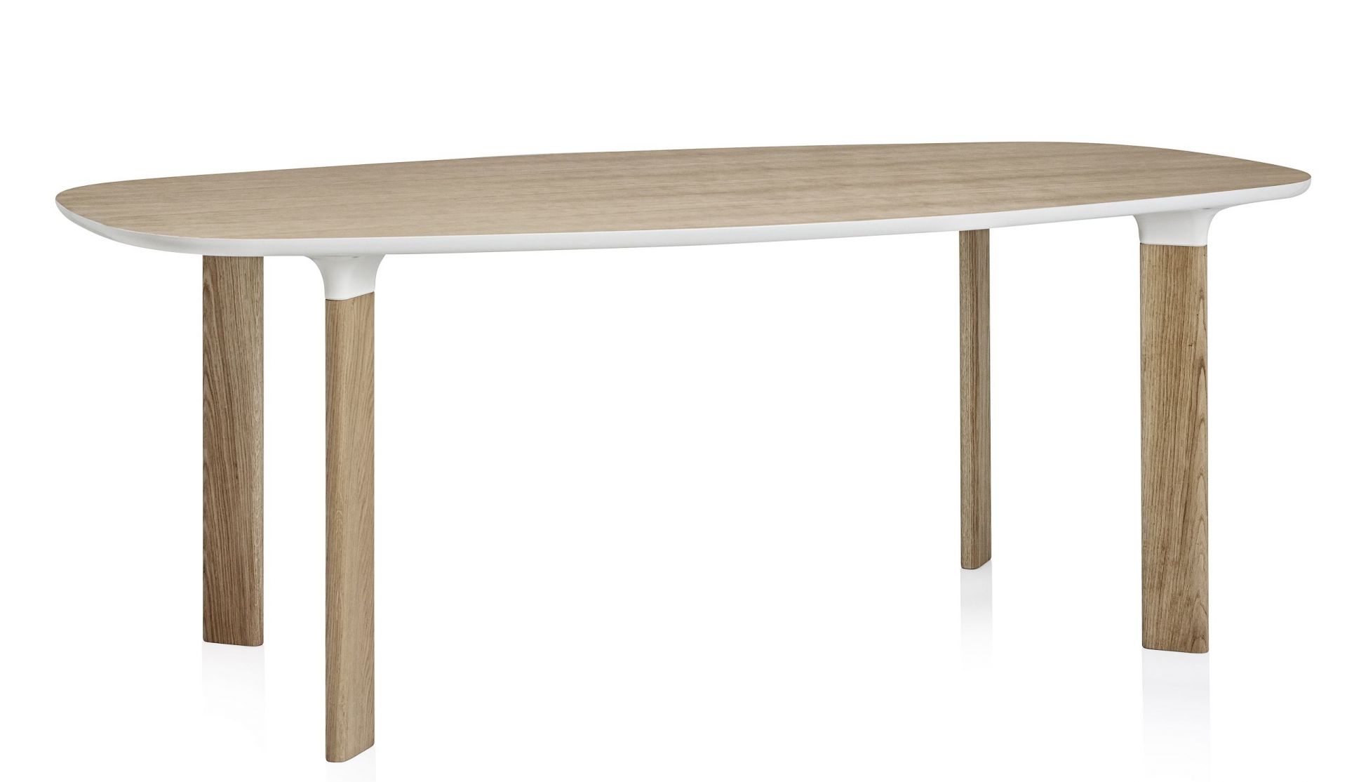 Analog Tisch von Fritz Hansen mit ovaler Tischplatte aus hellem Holz und weißen Beinen.