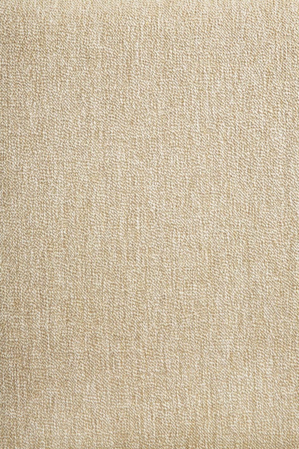 Detailaufnahme des natürlichen Stoffbezugs des Jack Outdoor Sofas von Ethnicraft.