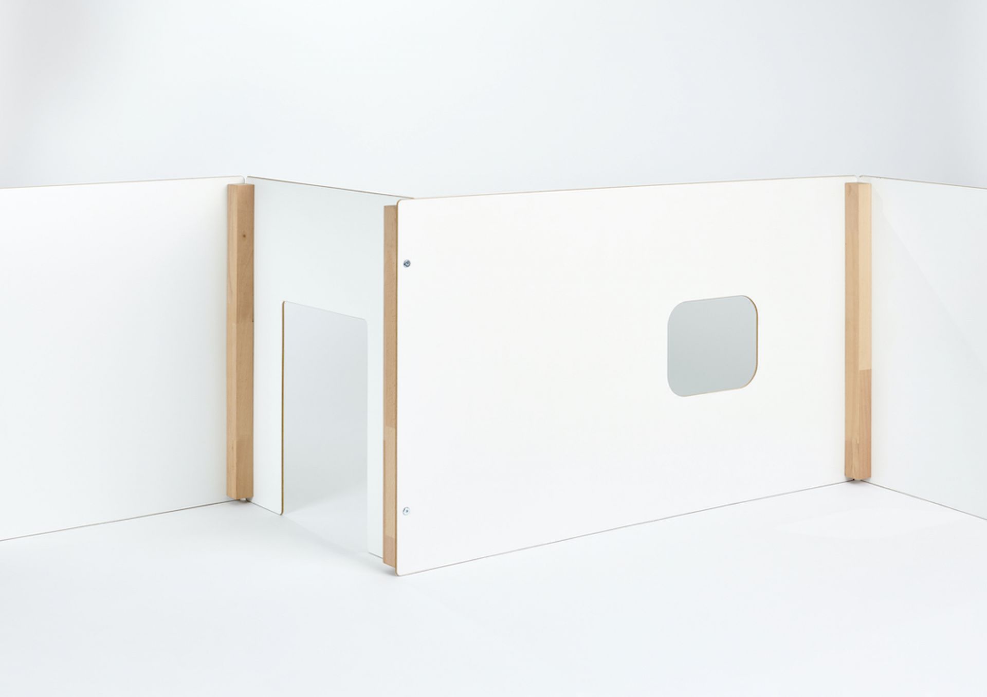 Tojo Kids Spielwand: Weiße Kindermöbel Spielwand mit Fenster und Durchgang für Kinderzimmer.