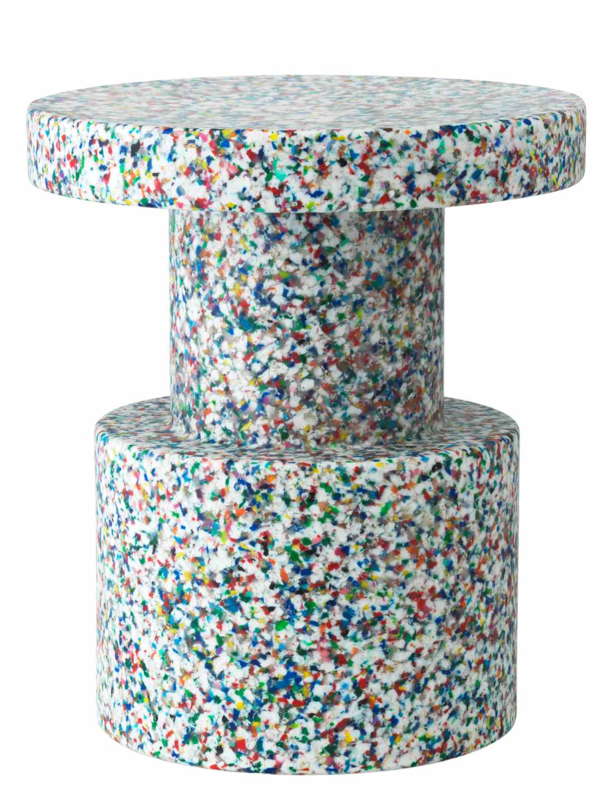 Bunter Bit Stool Hocker von Normann Copenhagen, gefertigt aus recyceltem Kunststoff.