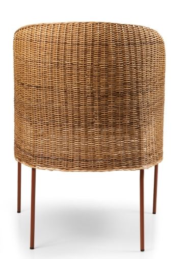 Caribe Natural Dining Chair: Outdoor Stuhl aus Rattan mit braunen Beinen. Gartenmöbel für den Außenbereich.