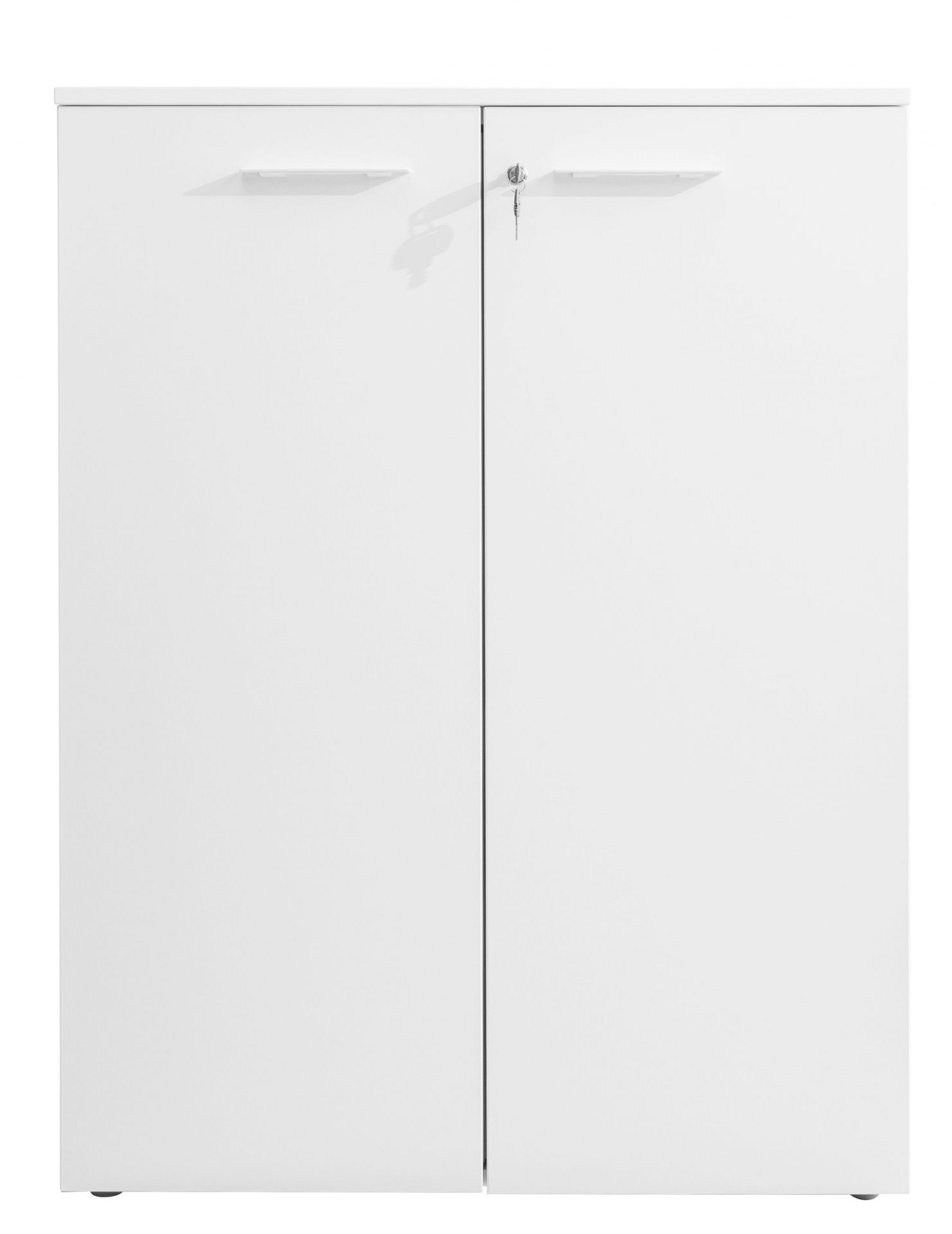 Weißes Sideboard mit Drehtüren, Schlüssel steckt. Frezza Passepartout Schrank für Büro oder Wohnraum.