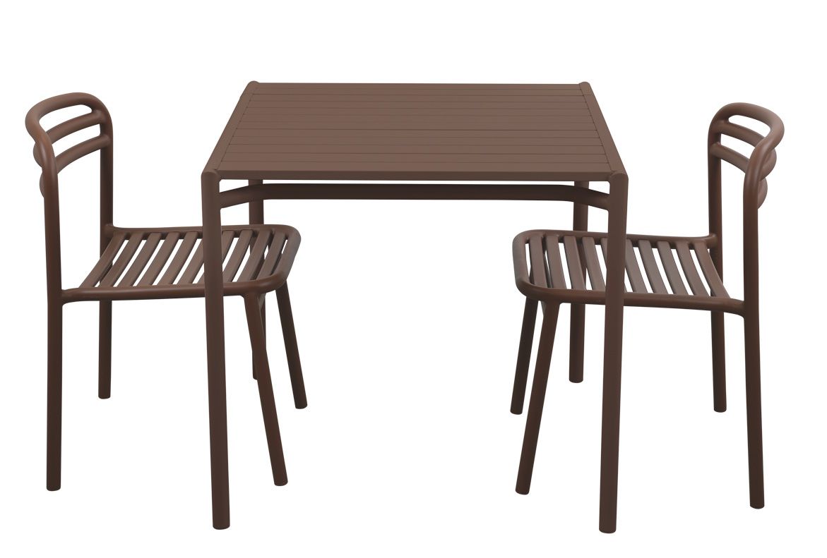 Braunes Outdoor-Set mit quadratischem Tisch und zwei Bliss Chair Stühlen von Cane-Line.