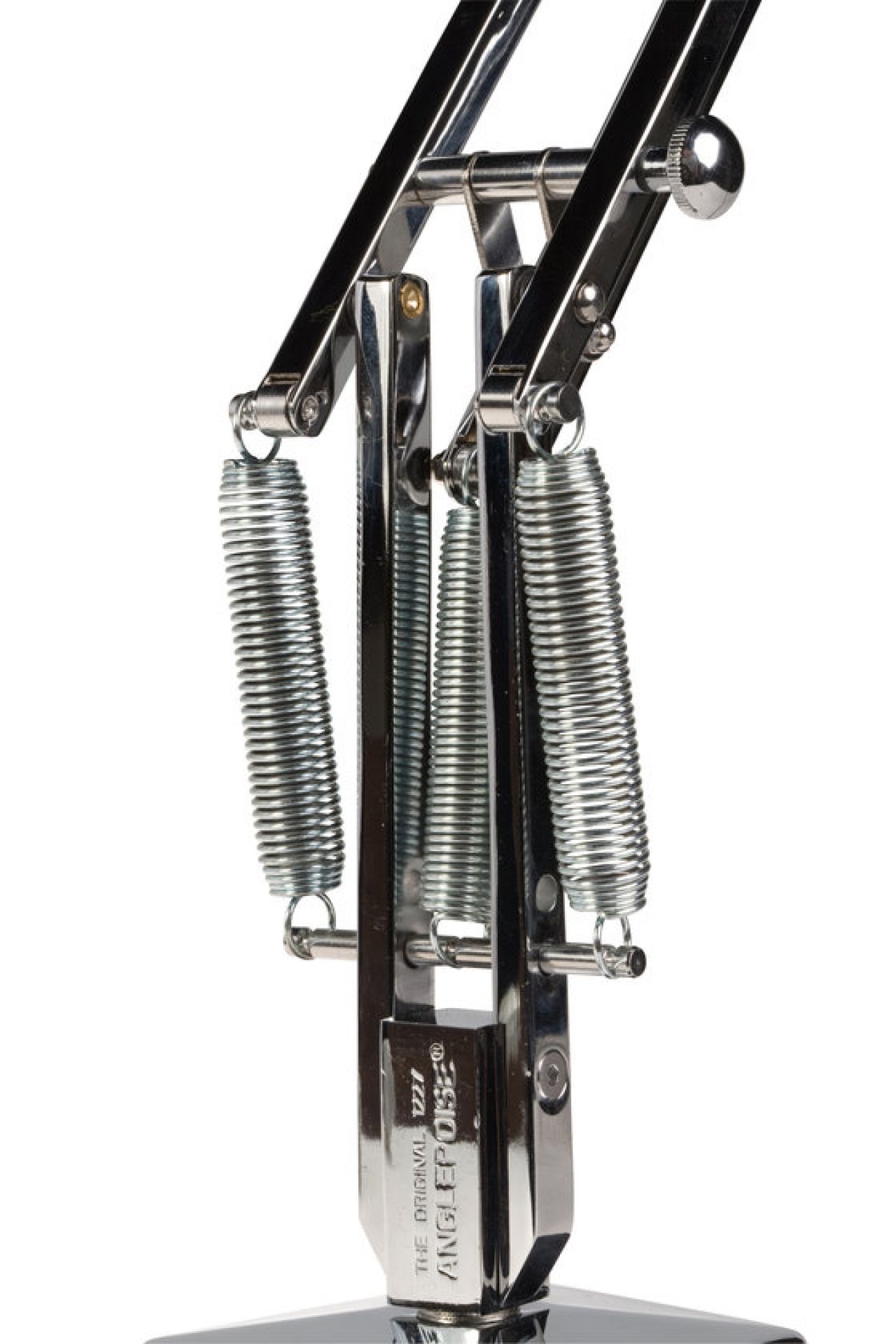 Detailaufnahme der Chrom-Mechanik der Anglepoise Original 1227 Tischleuchte mit Federn und Gelenken.