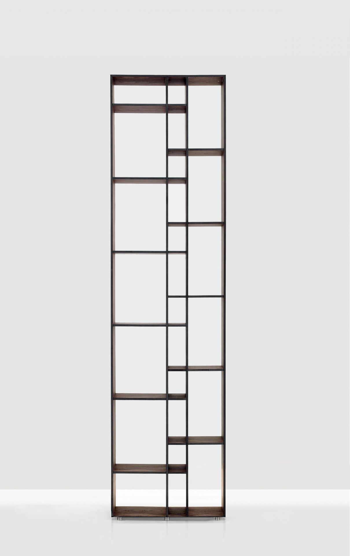 Code 1 Holzregal aus MDF im Zeitraum Design, modernes Bücherregal mit offenen Fächern.