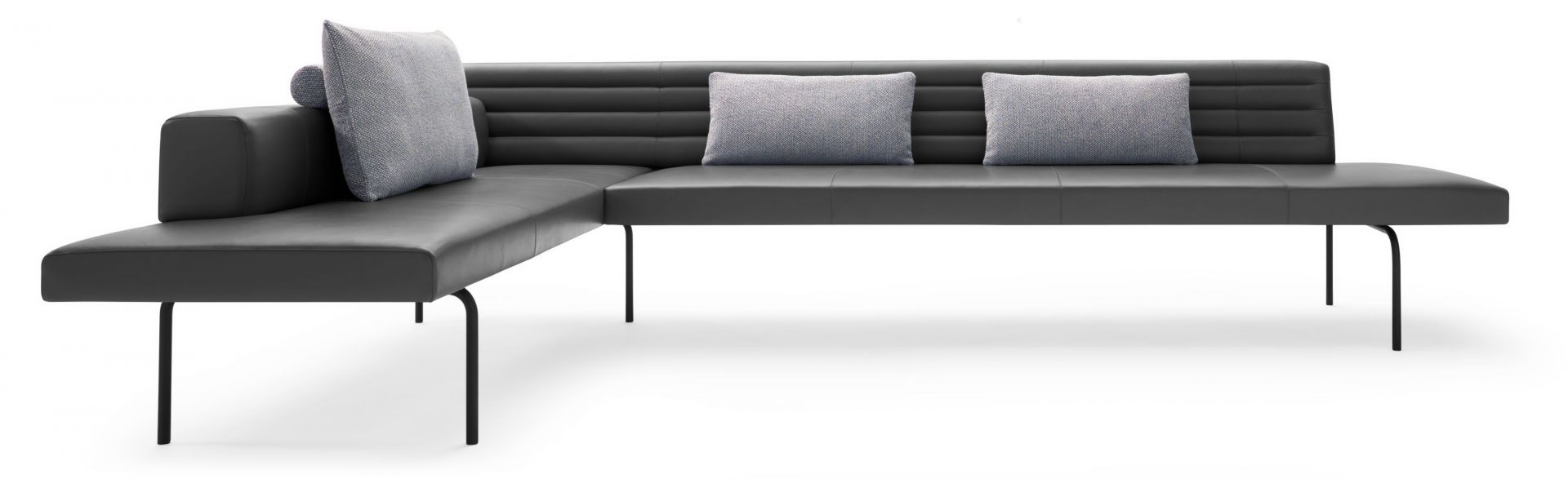Ison Eckbank von Walter Knoll, freistehend, in grauem Leder mit Kissen.