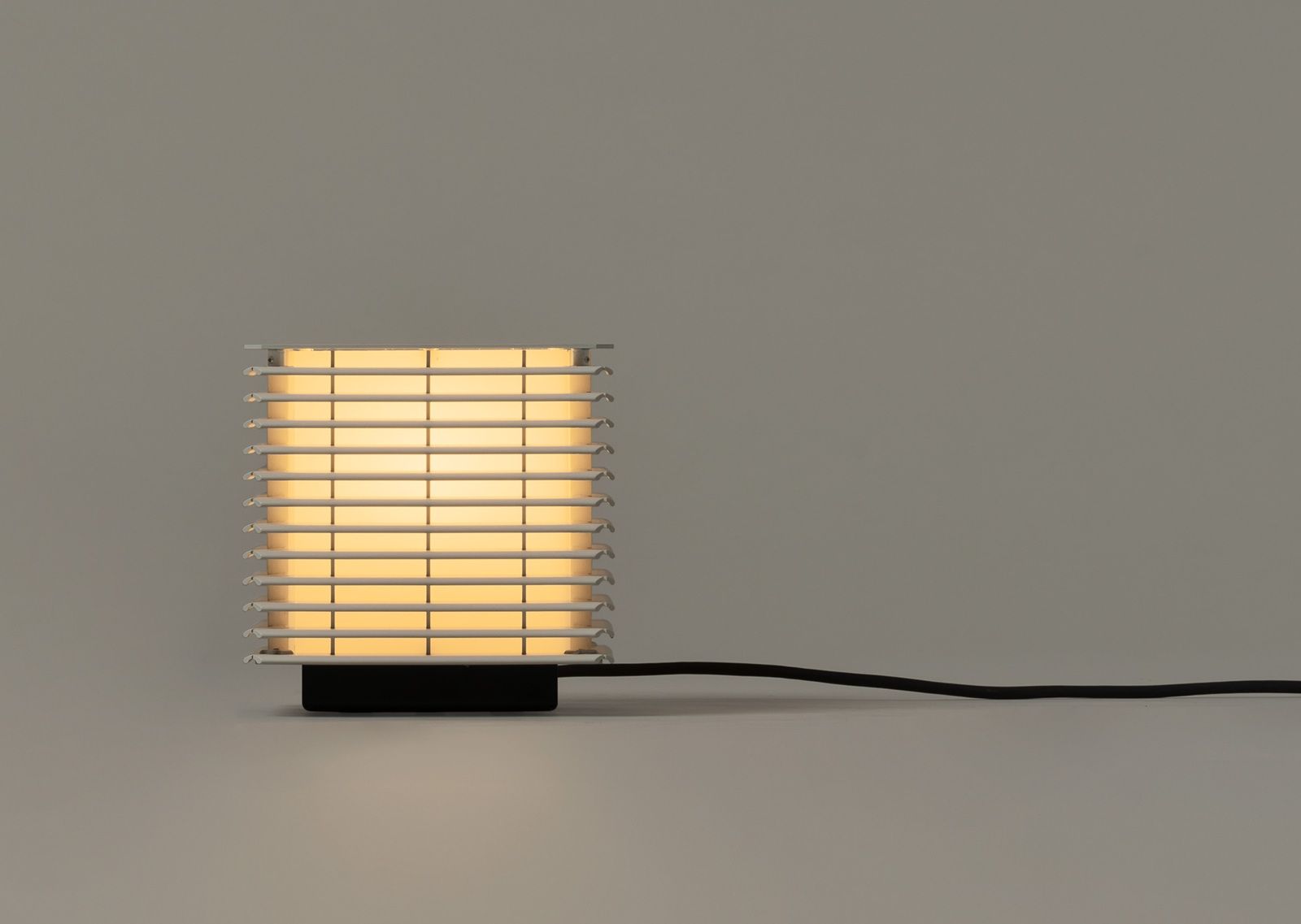 Shiro 17 Interior Table lamp Tischleuchte Santa & Cole