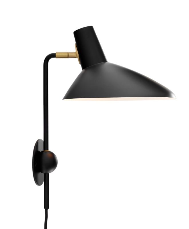 Schwarze Tripod HM12 Wandleuchte von AndTradition, moderne Innenbeleuchtung mit Messingdetails für Wohnzimmer und Schlafzimmer.