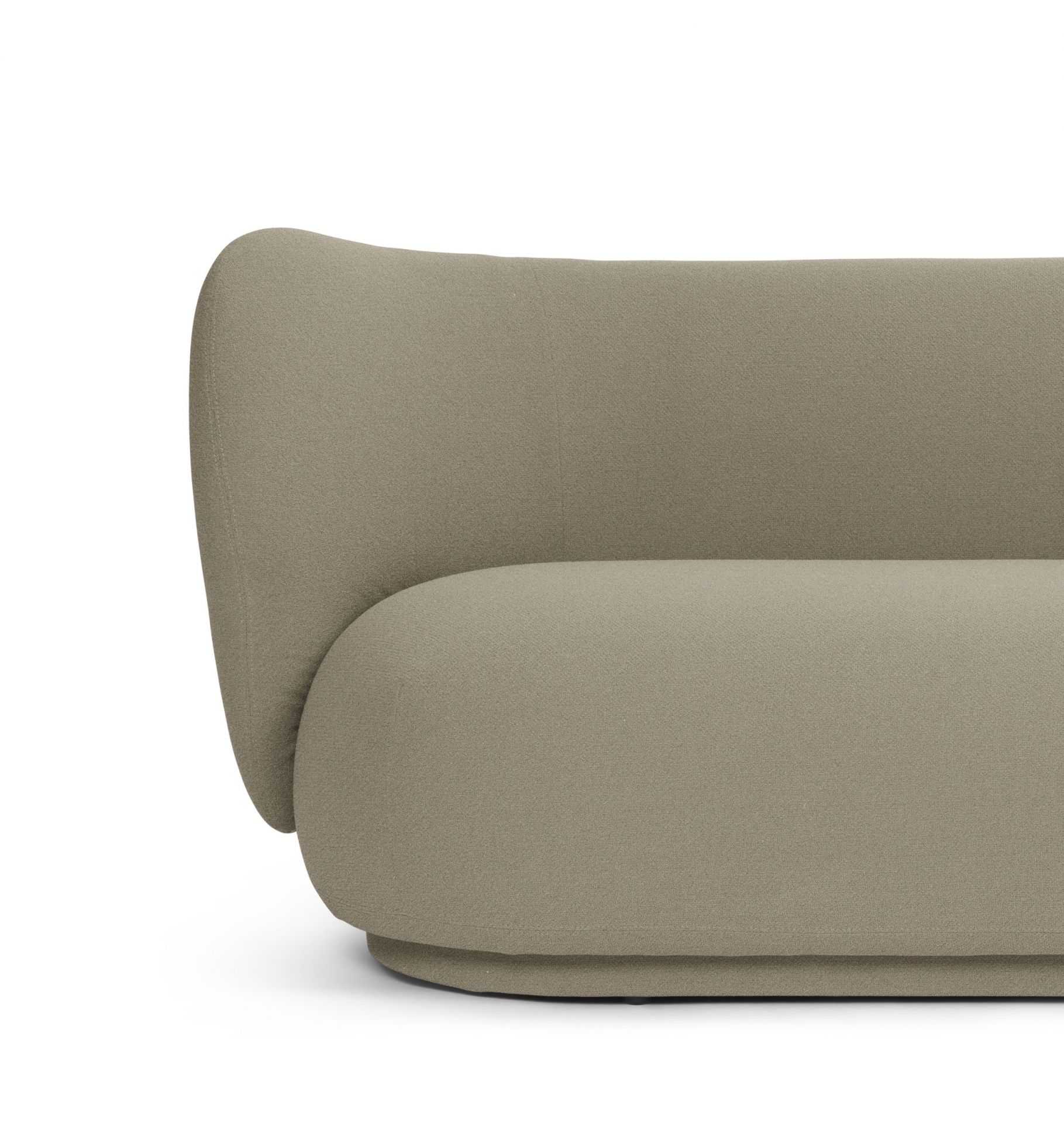 Detailaufnahme des Rico Sofas von Ferm Living, ein modernes 3-Sitzer Sofa in Beige.