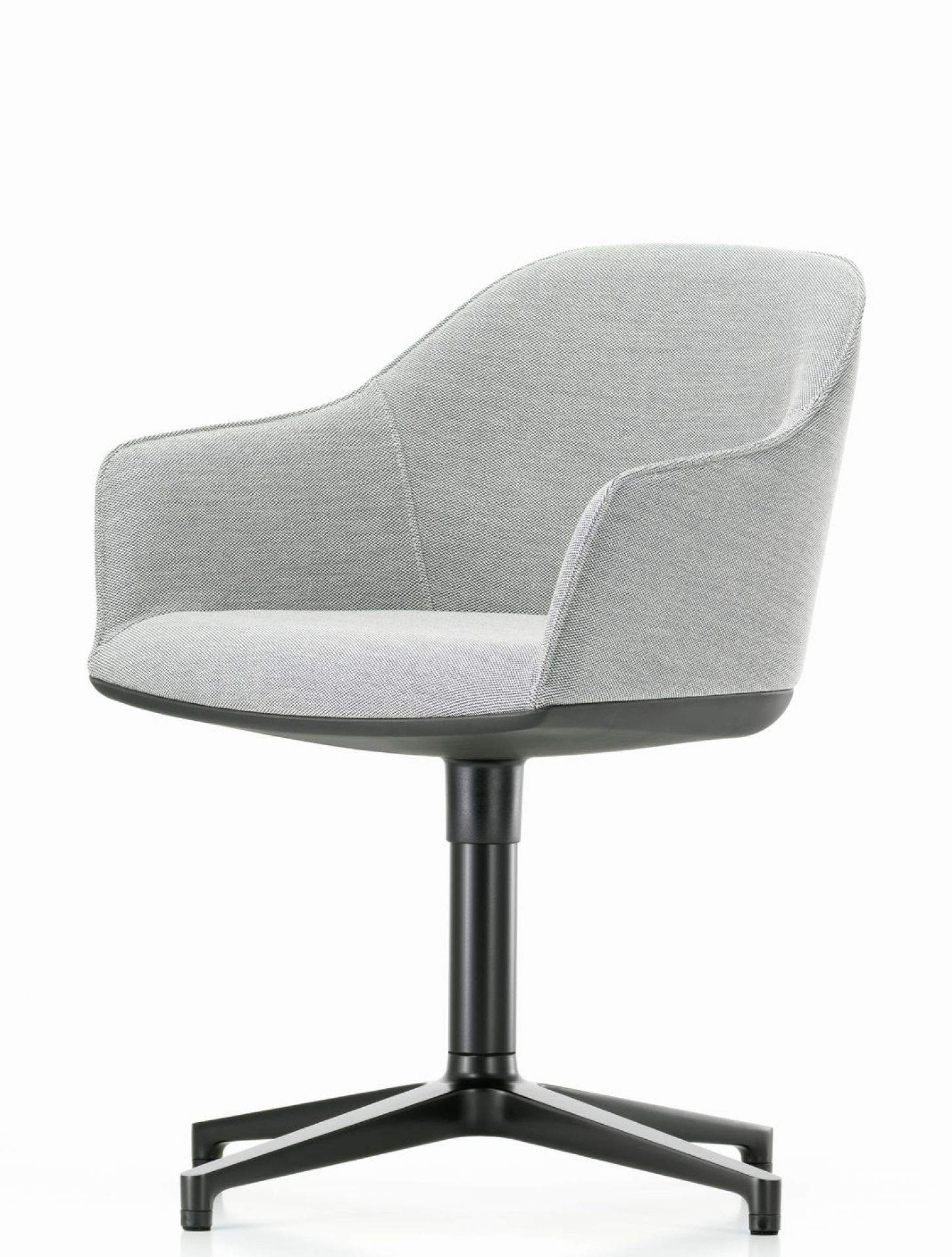 Grauer Softshell Chair von Vitra mit Viersternfuß und Armlehnen auf weißem Hintergrund.