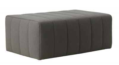 Grauer Scene Pouf Hocker von Normann Copenhagen, rechteckig und gepolstert.