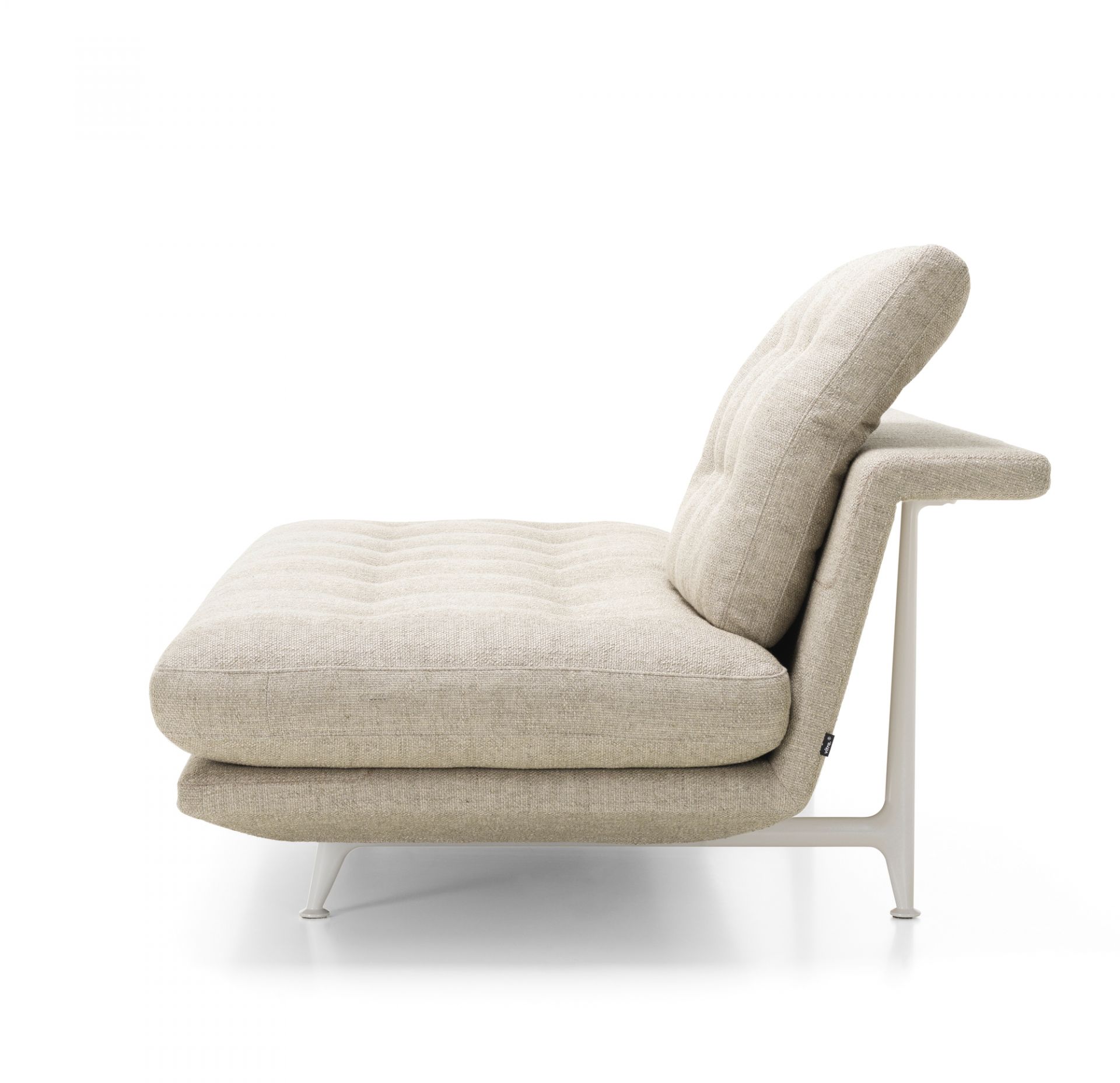 Beige Vitra Grand Sofa 3-Sitzer von der Seite, modernes Design Sofa mit Stoffbezug.