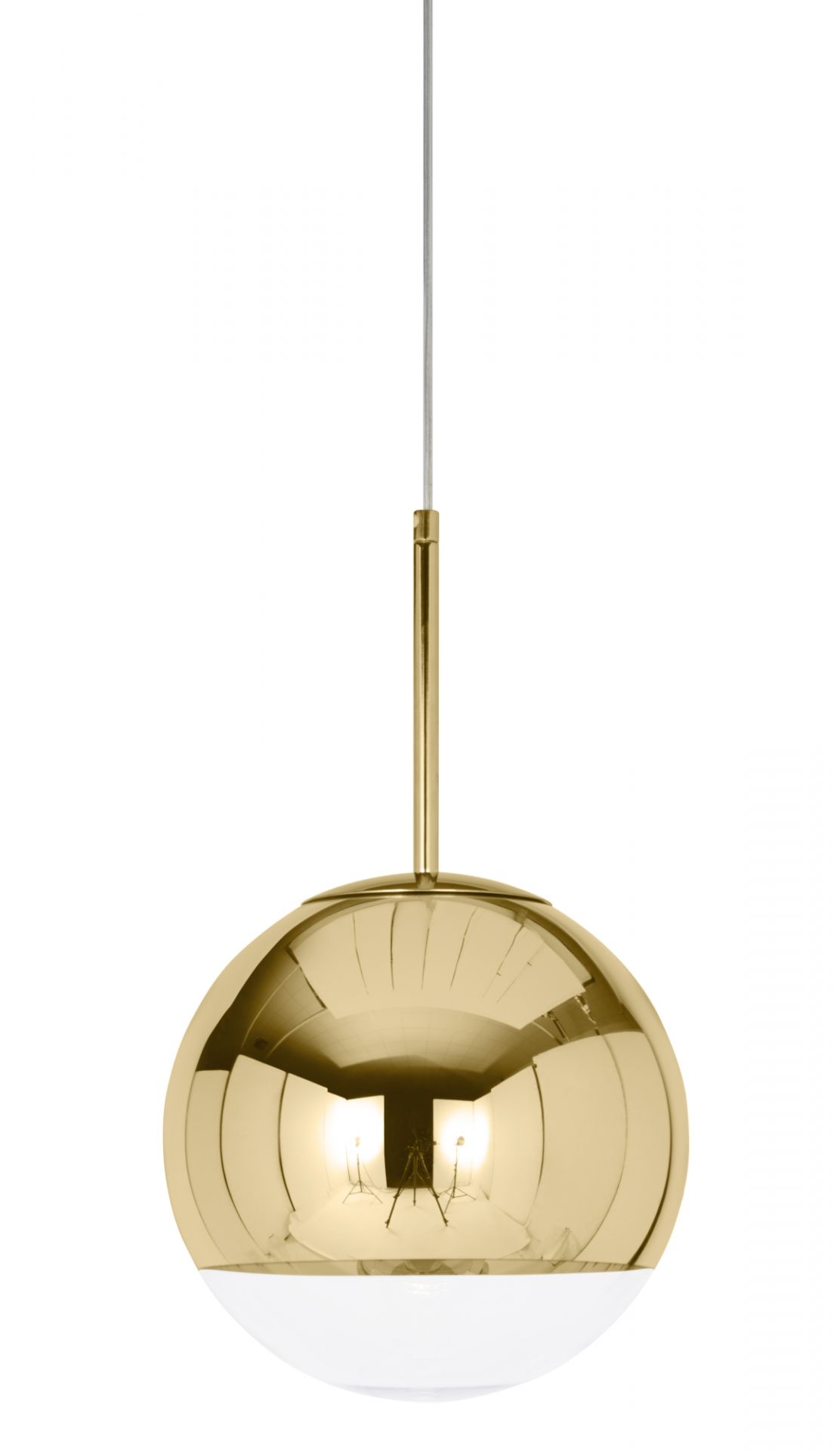 Goldene Mirror Ball Hängeleuchte von Tom Dixon mit weißem Diffusor und Kabel.