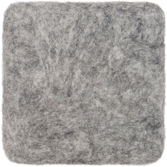 Detailaufnahme des graumelierten myfelt Carl Filzteppichs, rechteckig, für Wohnräume und Bodenbeläge.