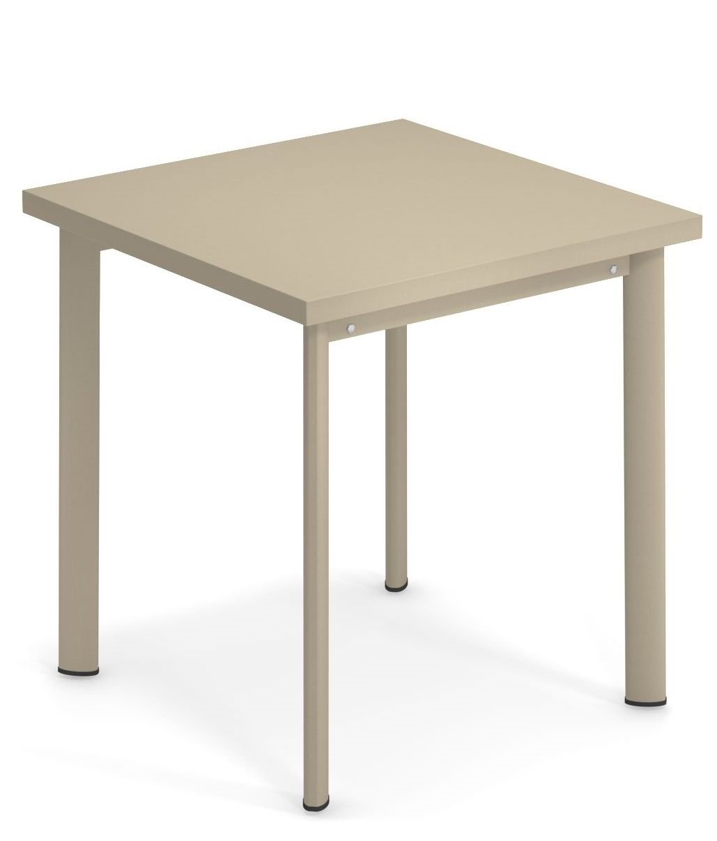 Quadratischer, beiger Star Tisch von Emu für den Außenbereich, ideal für Garten und Terrasse.
