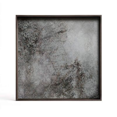 Tray Tablett für quadratischen Couchtisch mit Spiegelglas-Oberfläche und dunklem Holzrahmen von Ethnicraft.