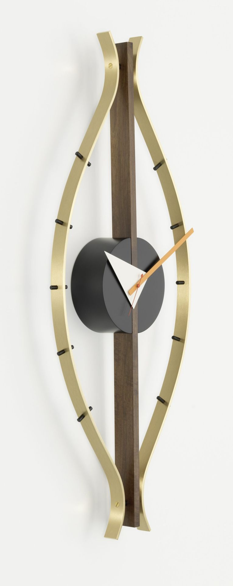 Eye Clock Wanduhr von Vitra: Moderne Wanduhr mit goldenem Rahmen und Holzdetails.
