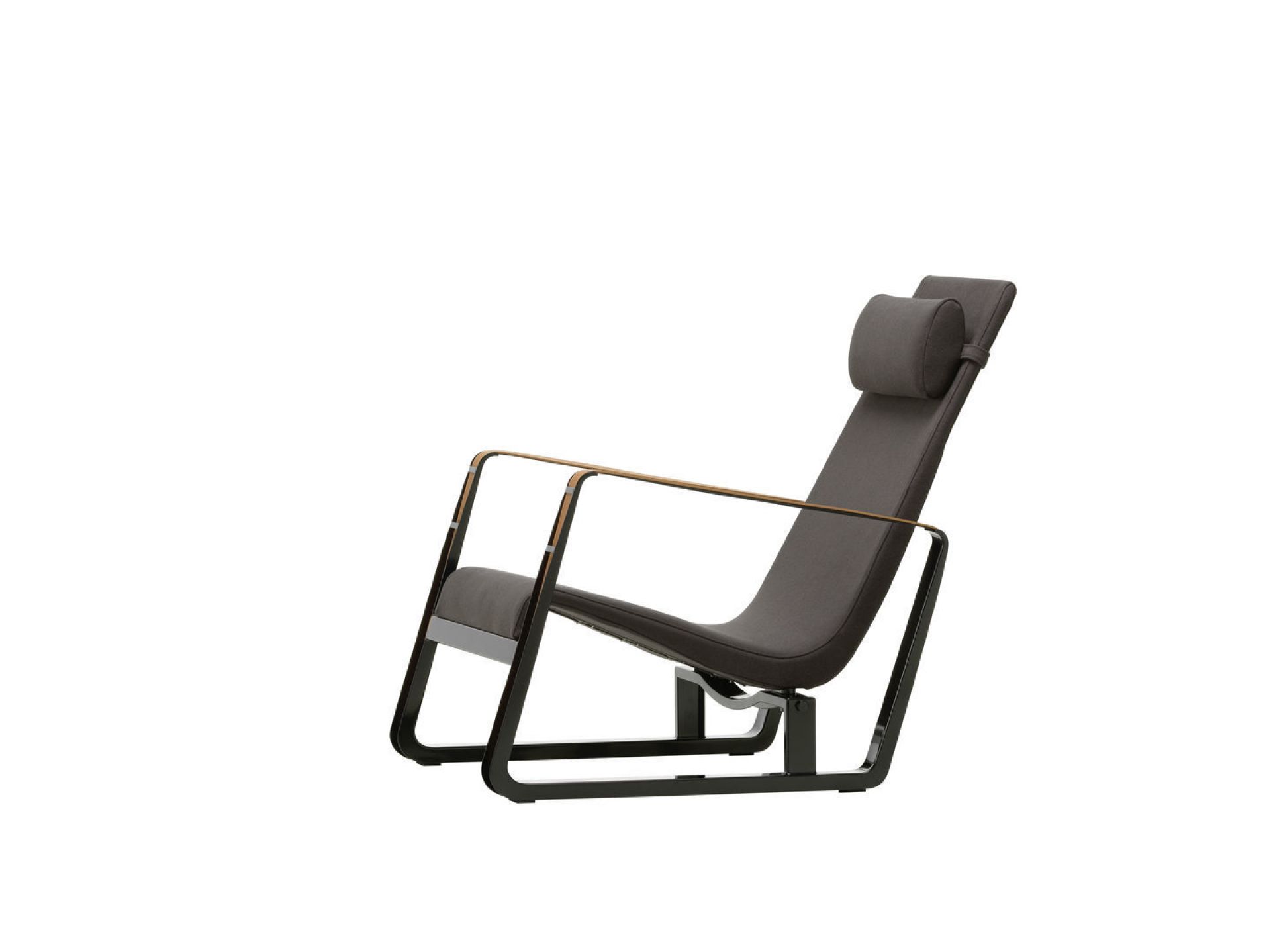 Vitra Cité Sessel: Grauer Lounge Sessel mit Kopfstütze und schwarzem Metallgestell, seitliche Holzapplikationen.