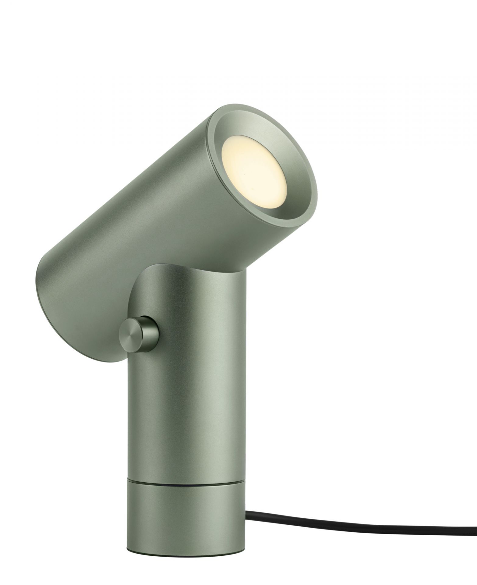 Nahaufnahme der grünen Muuto Beam Tischleuchte, modernes Design, dimmbar, für Nachttisch und Schreibtisch.