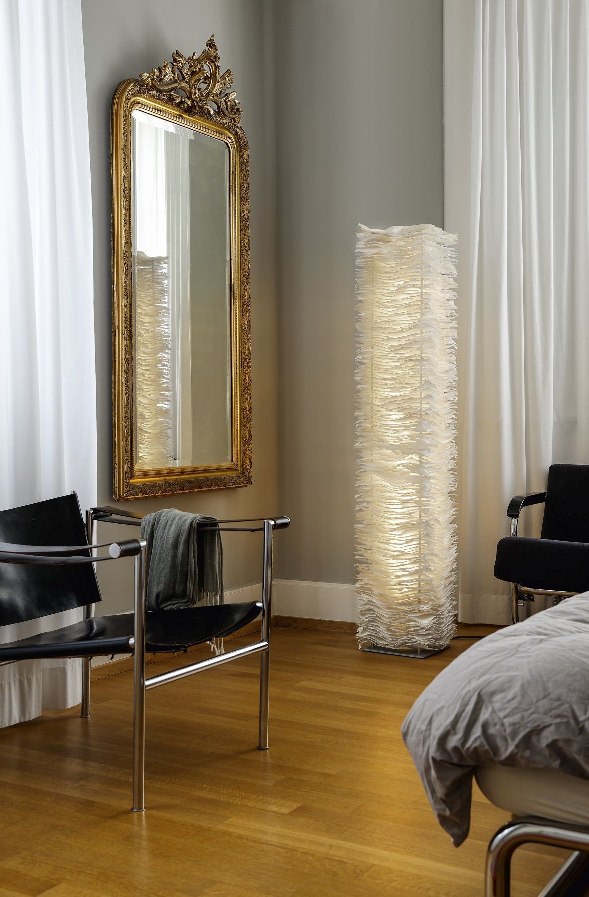 One by one Stehleuchte Belux