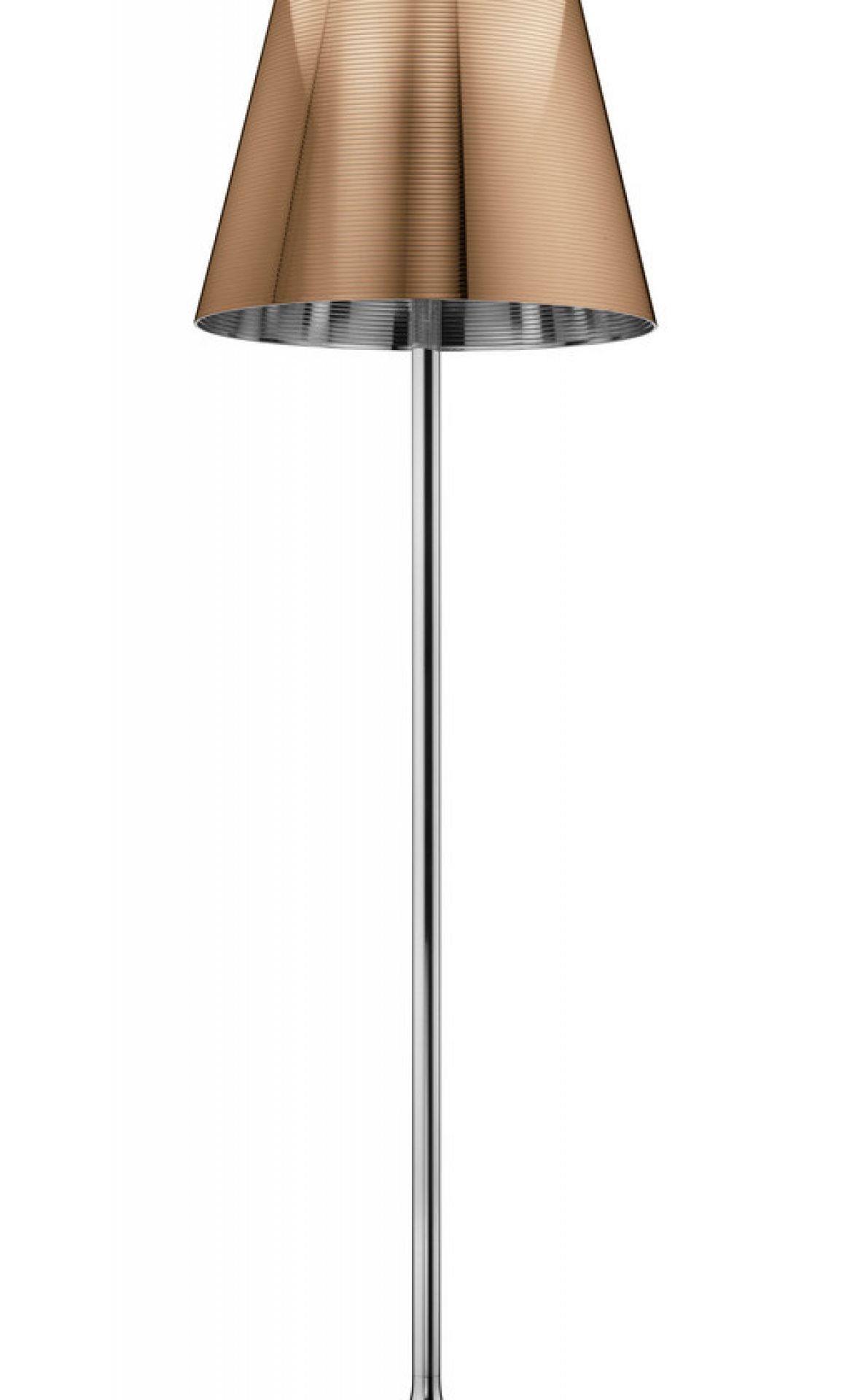 Ktribe Stehleuchte von Flos mit Kupferfarbenem Schirm und verchromtem Fuß für Wohnzimmer und Schlafzimmer.