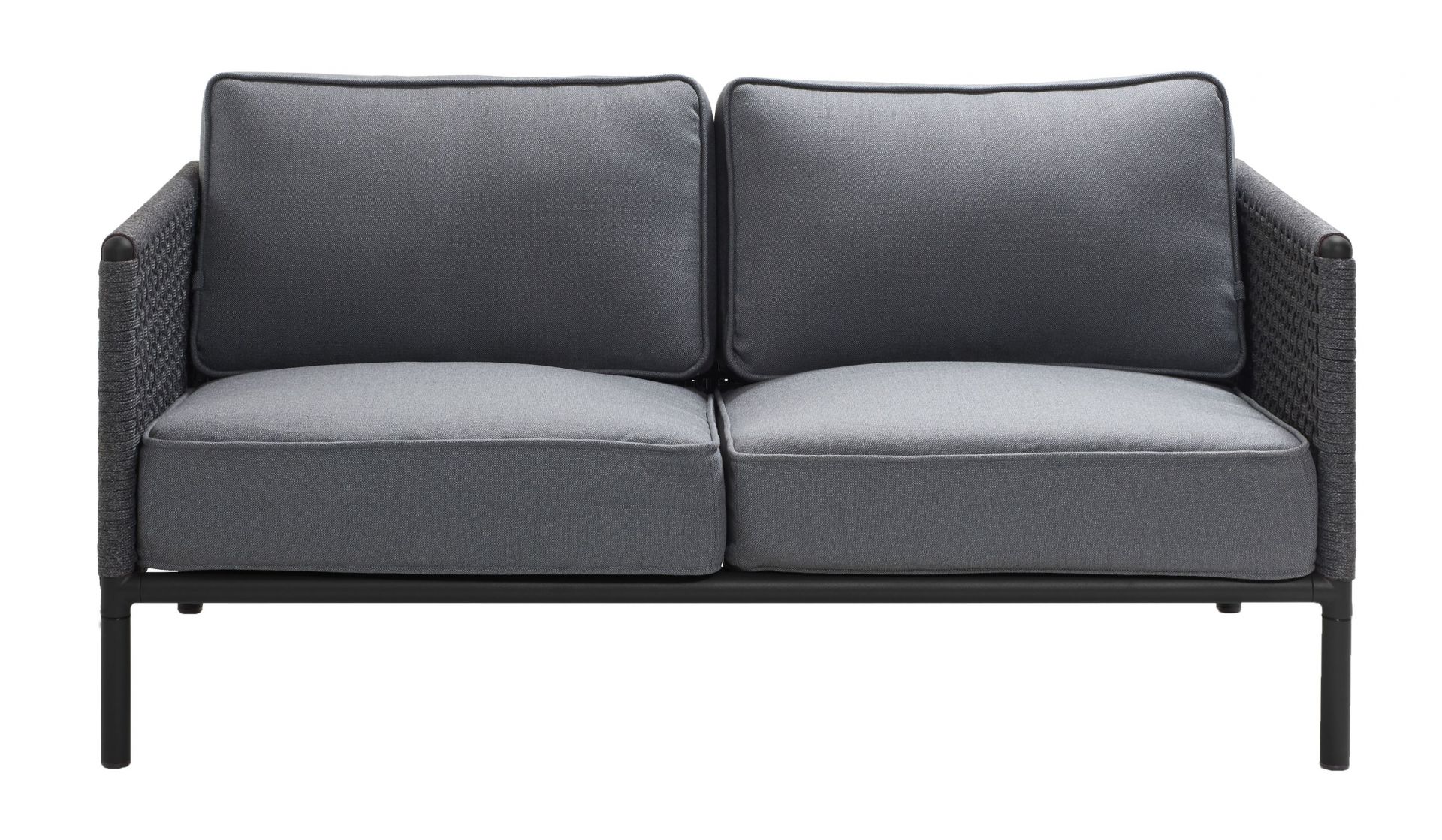 Graues Encore 2-Sitzer Sofa mit AirTouch Kissen von Cane Line für den Garten oder die Terrasse.