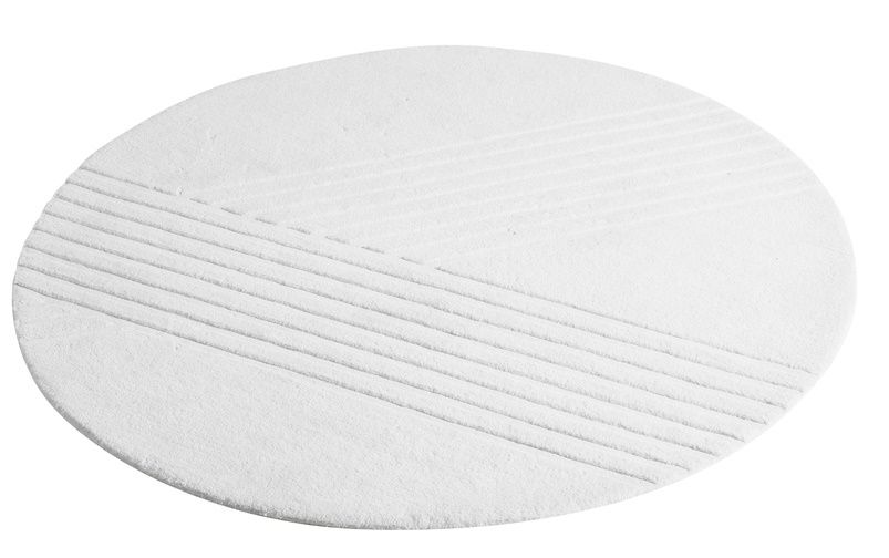 Runder, weißer Kyoto Teppich von Woud (Ø 200 cm) mit dezentem, linearem Muster.