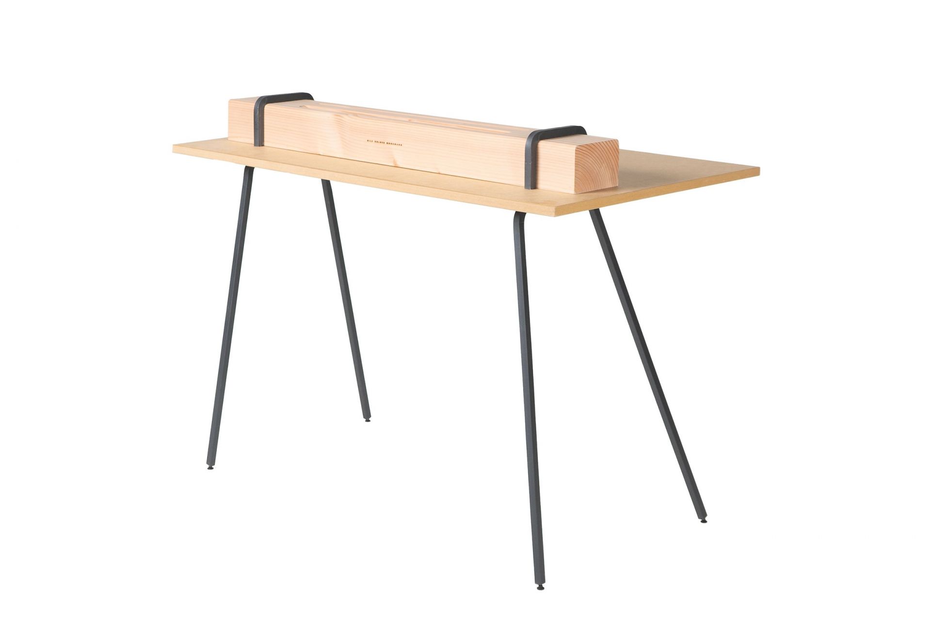 Kurt Sekretär von Nils Holger Moormann: Schreibtisch aus Holz mit minimalistischem Design und Stahlgestell.