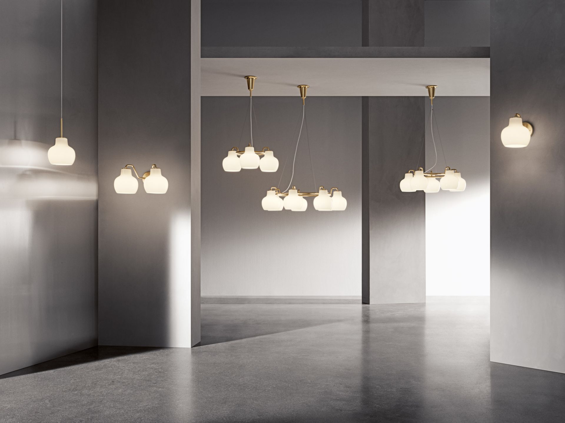 VL Ring Crown Pendelleuchten von Louis Poulsen in verschiedenen Ausführungen in modernem Raum.