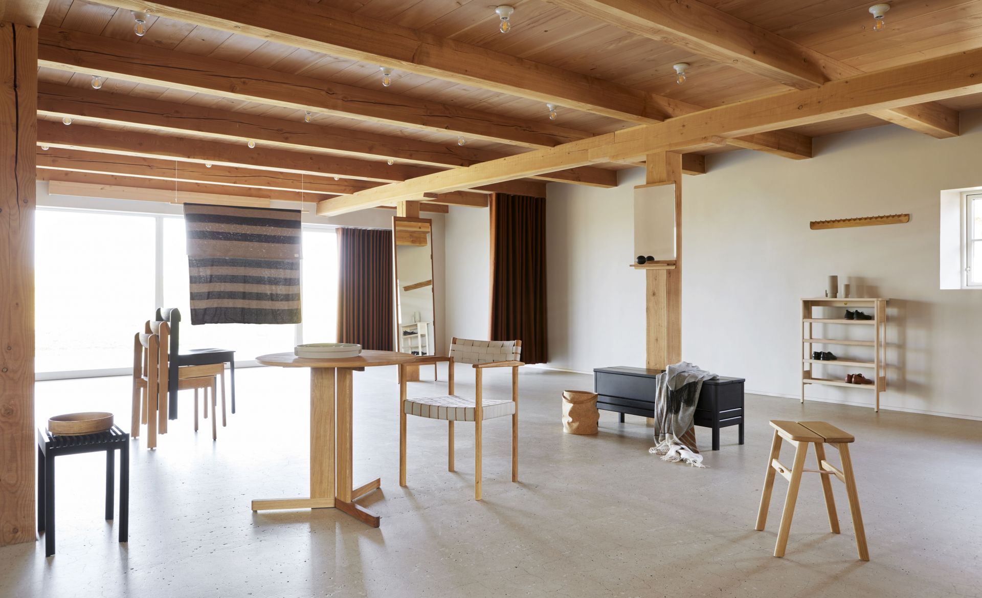 Lightweight Hocker Eiche Form & Refine