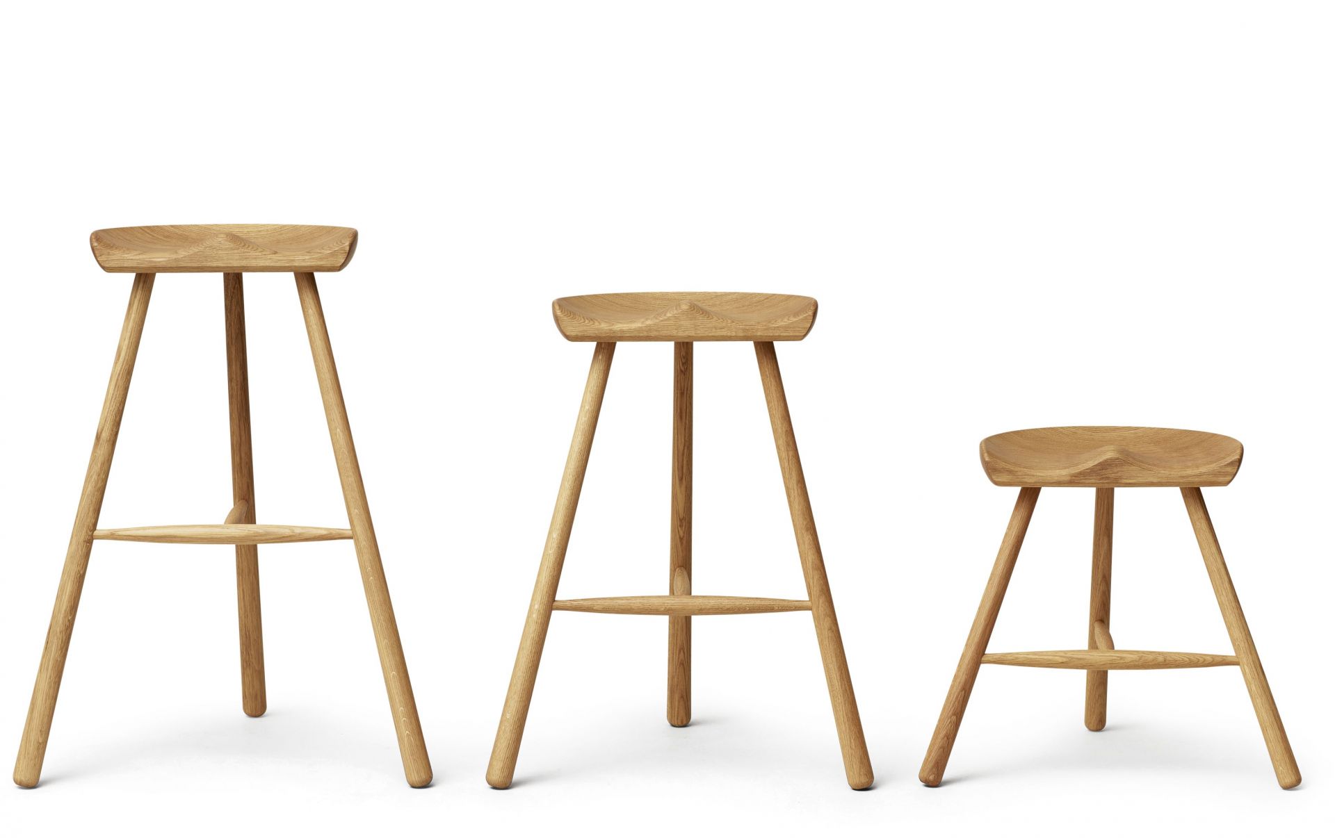 Drei Shoemaker Chair Hocker aus geölter Eiche von Form & Refine, verschiedene Größen.
