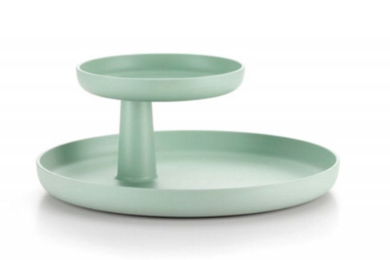 Mintgrünes Vitra Rotary Tray Tablett, zweistöckig, für Küche und Wohnzimmer. Dekorative Servierplatte für Snacks.
