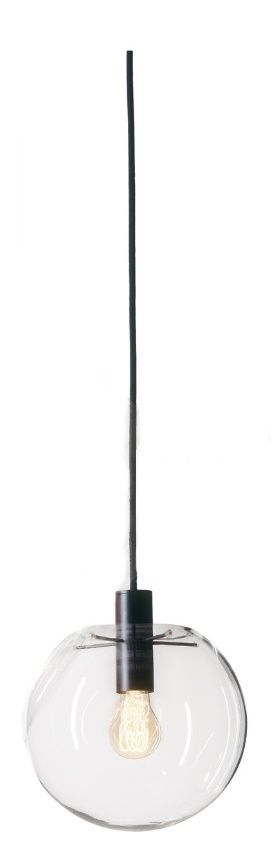 Selene Hängeleuchte von ClassiCon: Moderne Pendelleuchte mit transparentem Glas und schwarzem Kabel.