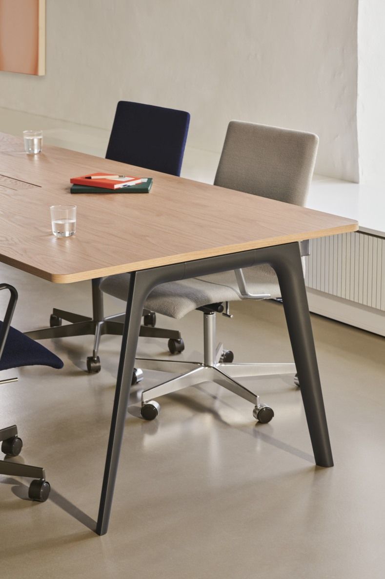 Pluralis Tisch Fritz Hansen