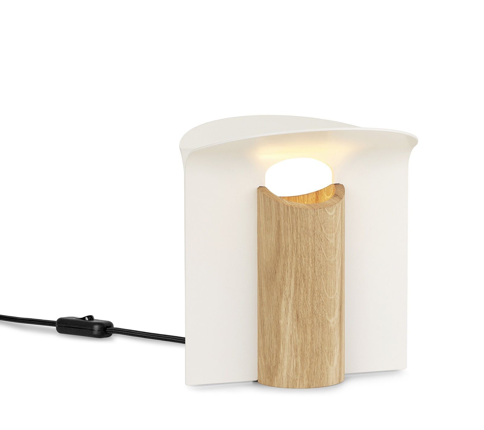 RF200 Petal Lamp Tischleuchte von Carl Hansen & Søn mit Holzsockel und weißem Schirm.