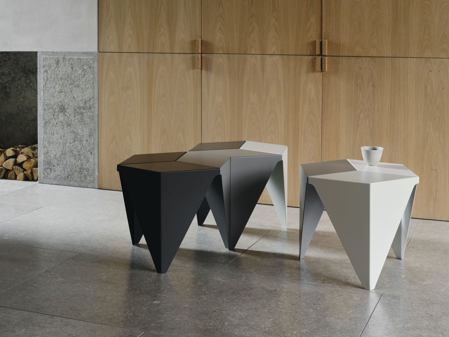 Prismatic Table Beistelltisch geometrisch Vitra