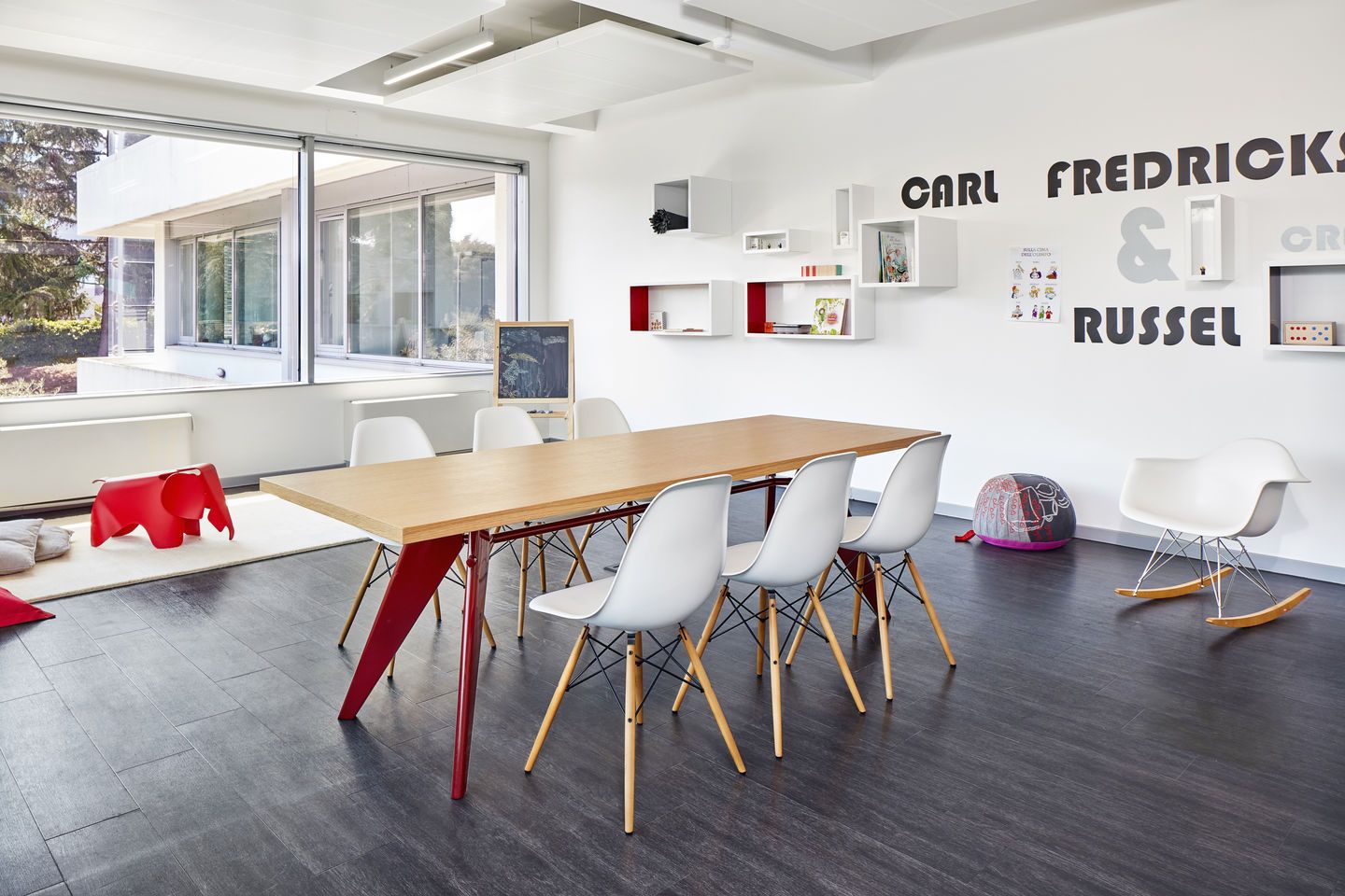 Eames Fiberglass Chair DSW Stuhl Vitra