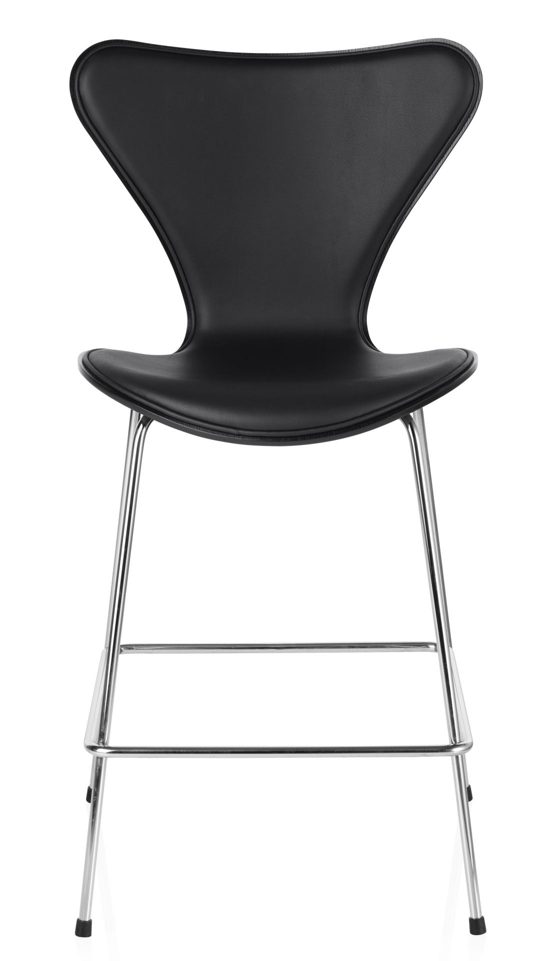 Schwarzer Siebener Stuhl von Fritz Hansen mit Chromgestell, moderner Barhocker für Küche und Esszimmer.