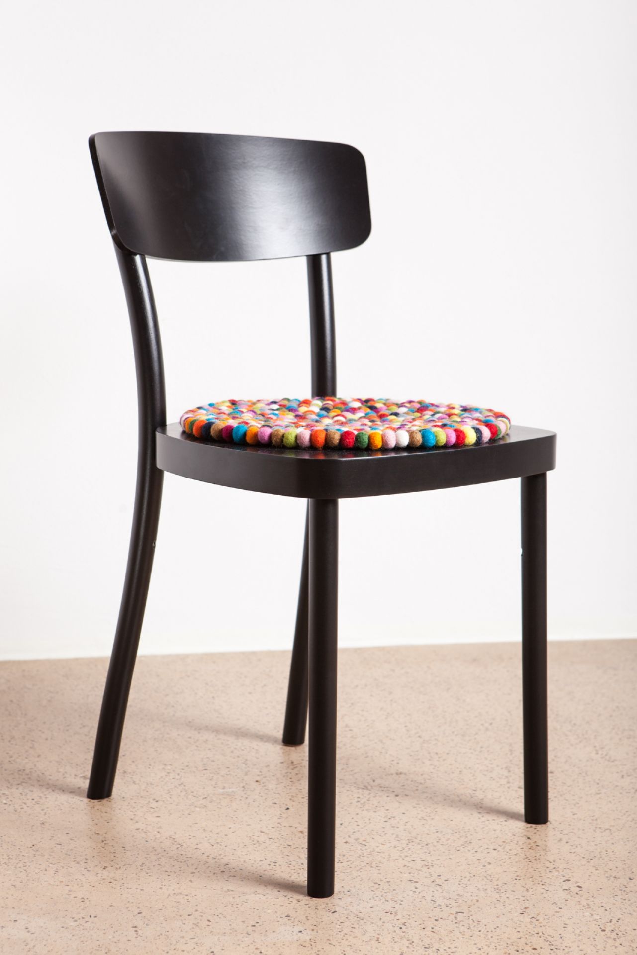 Filzkugel Sitzauflage für Stuhl rund 36 cm myfelt EINZELSTÜCK